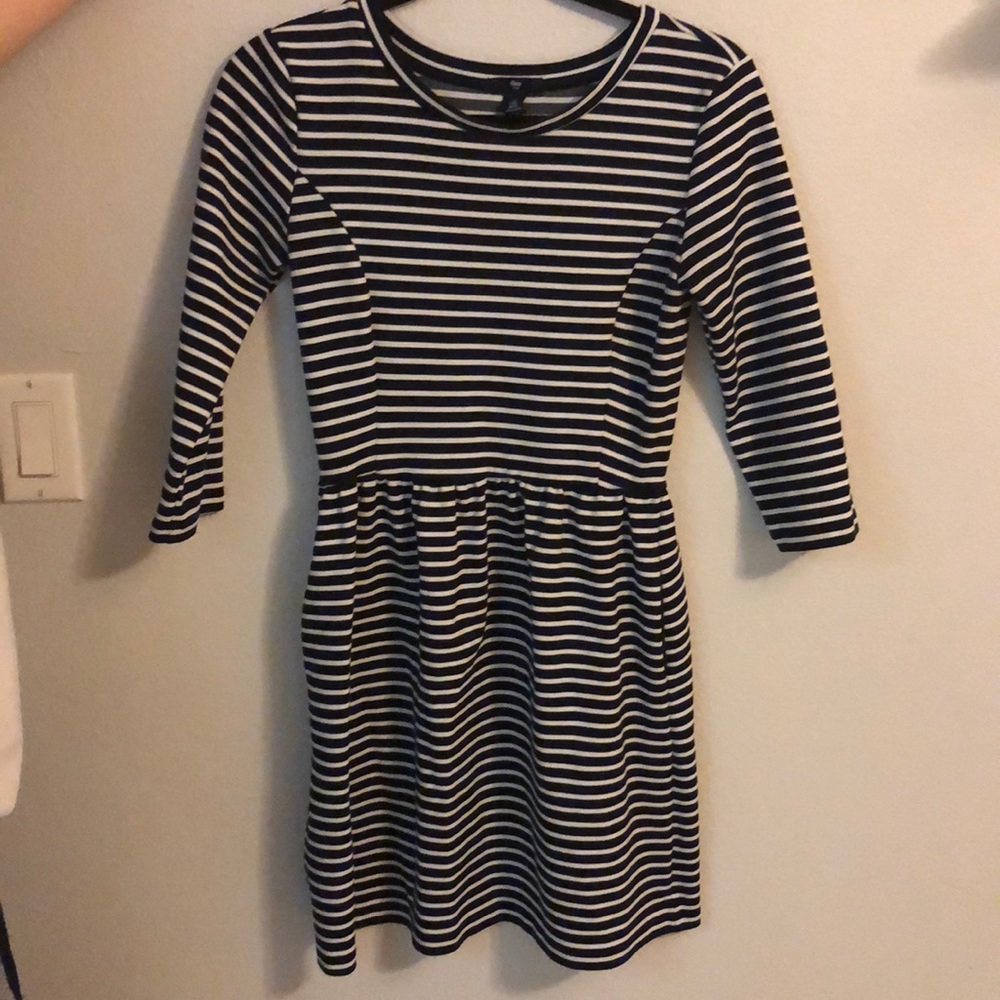 Gap 3/4 sleeve navy/white stripped dress